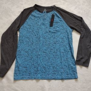 New 🎀 Swiss Cross Henley long sleeves top